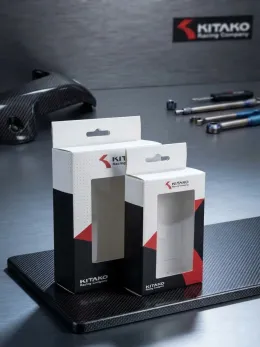 Hộp giấy cửa sổ có lỗ treo cho phụ kiện — D&P thiết kế và in tại Quận 6, TP.HCM